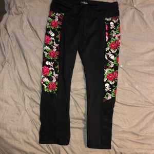 Betsey Johnson performance Capri legging medium